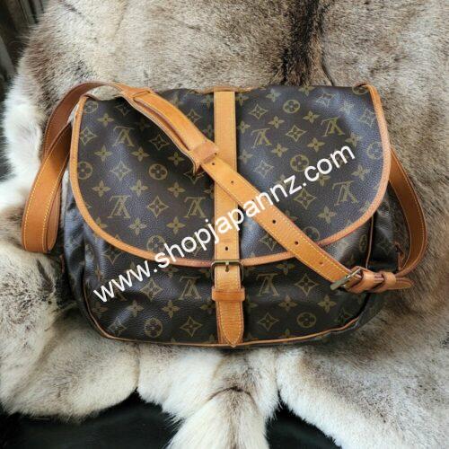 Louis Vuitton Saumur 35 Messenger Bag